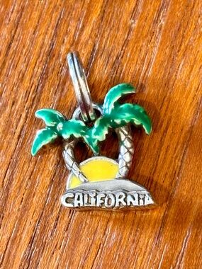 🆕Listing! 🆕 Brighton California state charm Silver Yellow sun Green palm trees